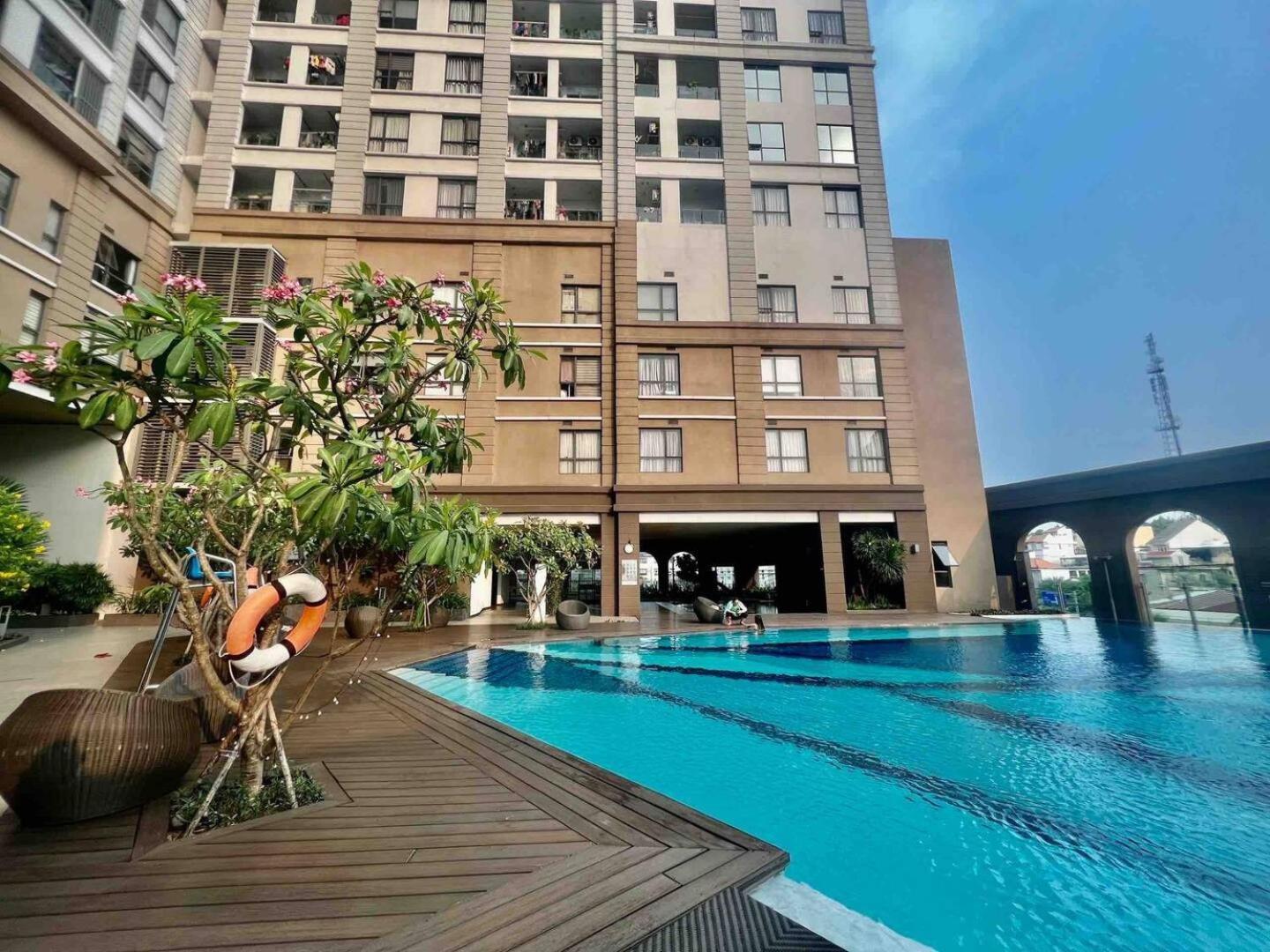 Ho Cao Cap Gan San Bay Tsn Căn hộ *